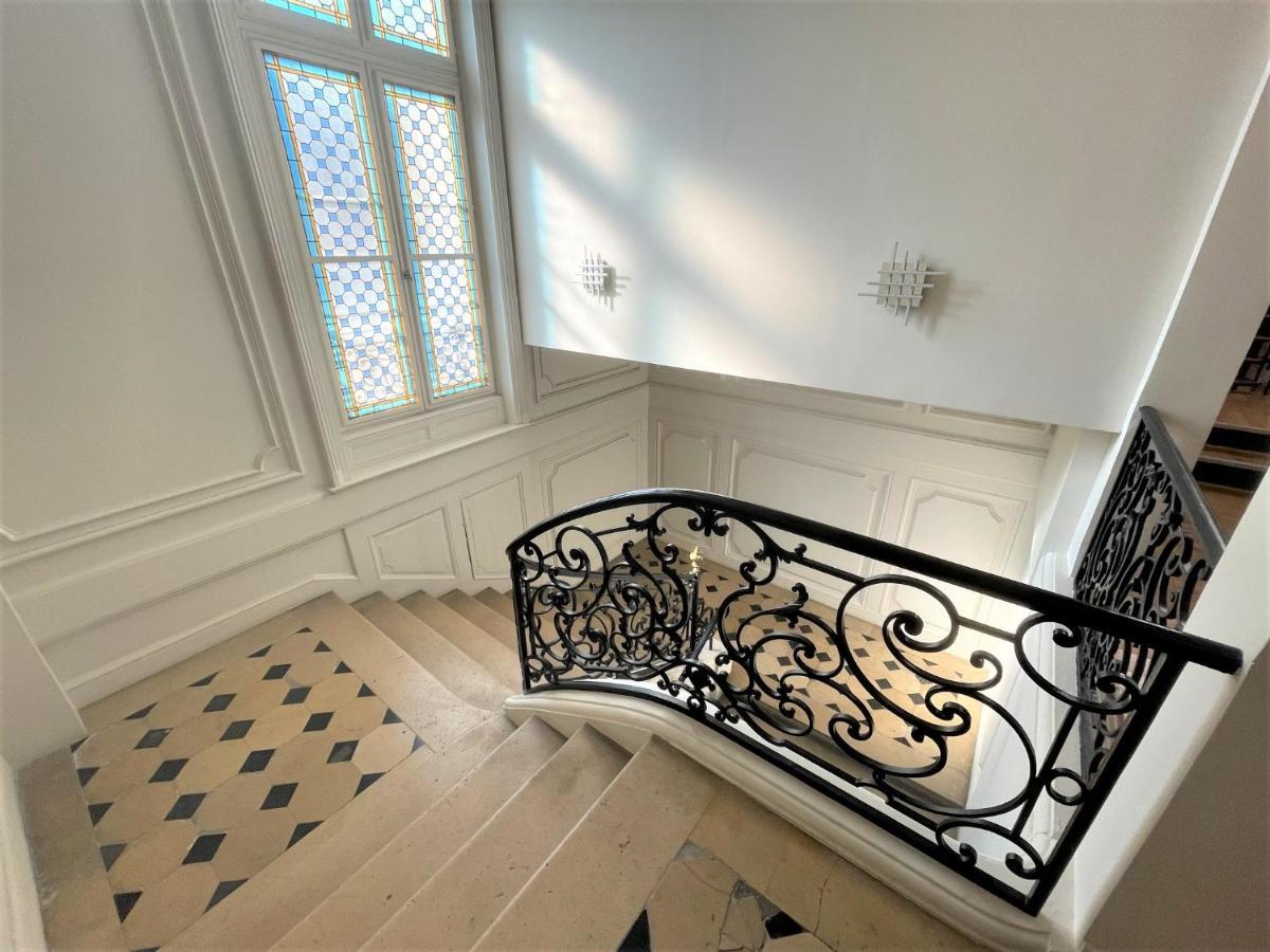 Aux Clefs Des Sacres - Dans Un Hotel Particulier Situe Rue Du Marc - Reims - Hyper Centre Forum Mairie Boulingrin Kültér fotó