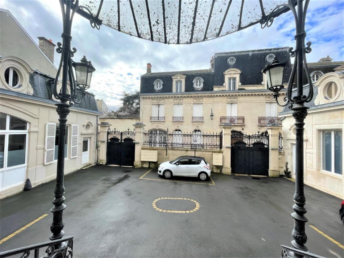 Aux Clefs Des Sacres - Dans Un Hotel Particulier Situe Rue Du Marc - Reims - Hyper Centre Forum Mairie Boulingrin Kültér fotó