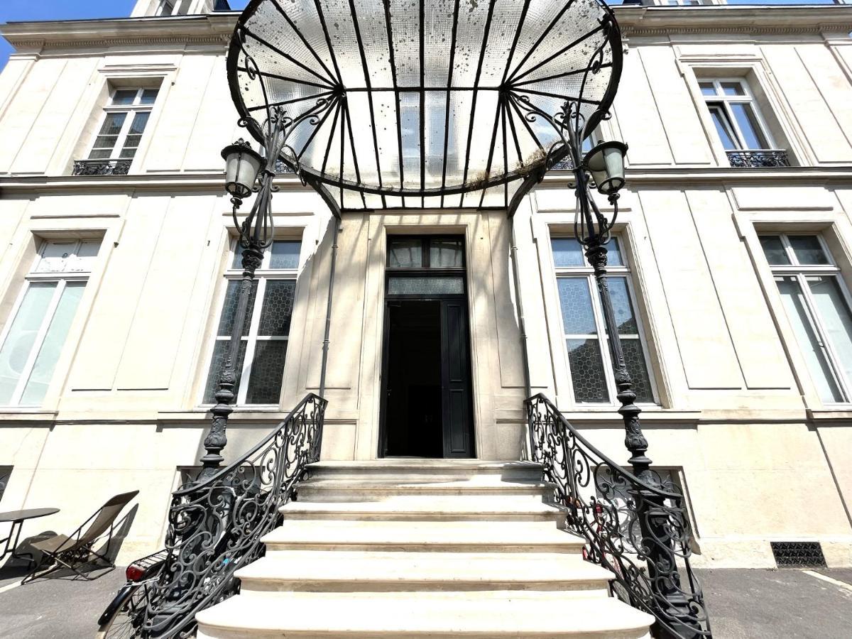 Aux Clefs Des Sacres - Dans Un Hotel Particulier Situe Rue Du Marc - Reims - Hyper Centre Forum Mairie Boulingrin Kültér fotó