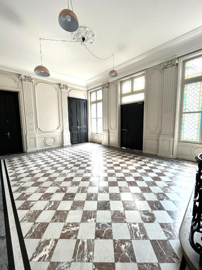 Aux Clefs Des Sacres - Dans Un Hotel Particulier Situe Rue Du Marc - Reims - Hyper Centre Forum Mairie Boulingrin Kültér fotó